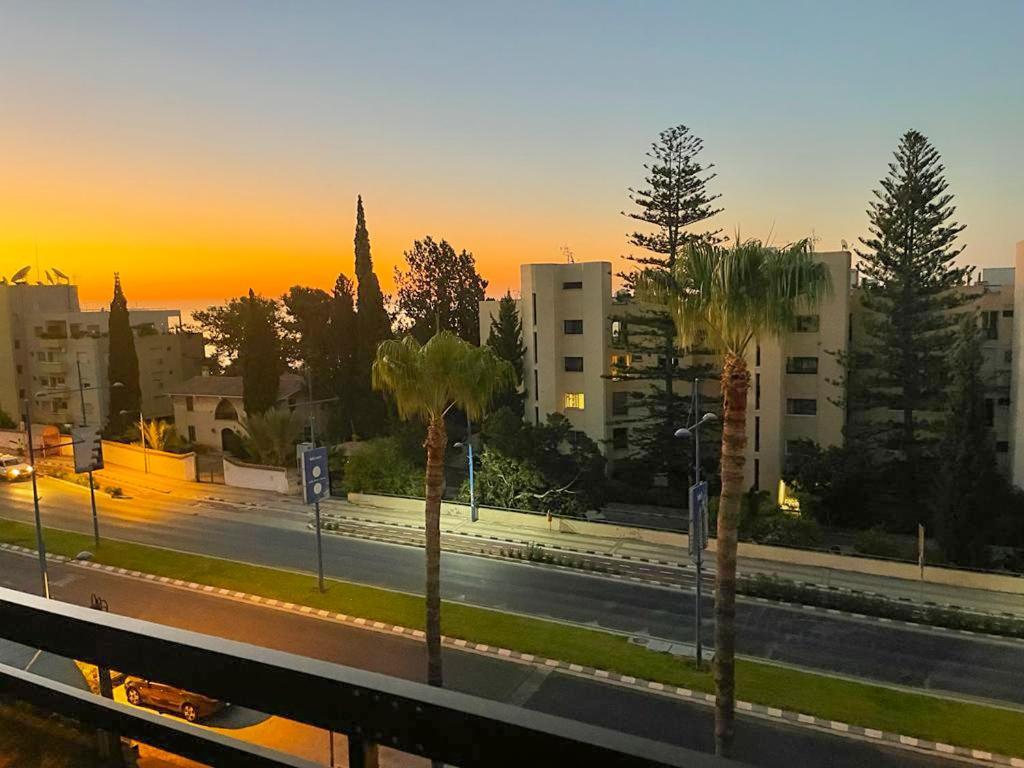 Appartement Samson Sea Breeze, 3Bed Sleeps 6, Free Wifi à Limassol Extérieur photo